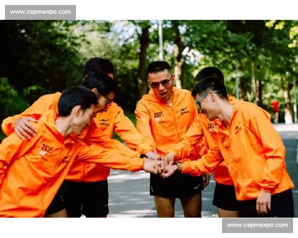 当跑鞋邂逅千年傩面：贵马赛道上演非遗时尚秀