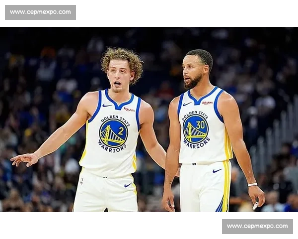 库里与波杰姆斯基 WNBA 赛场温情互动：师徒对话点燃跨界篮球热情